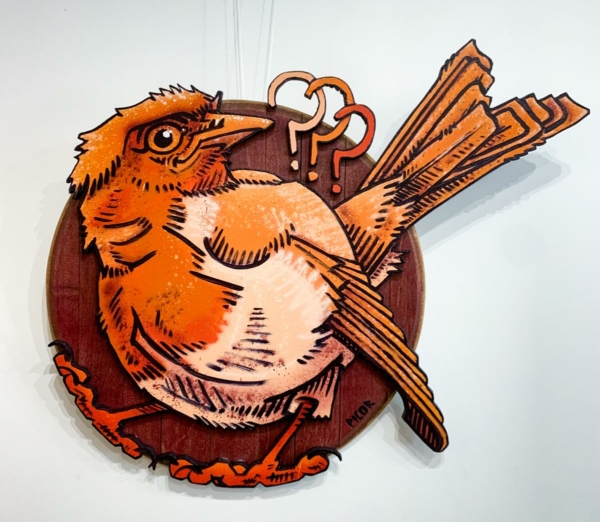 Oiseau sur couvercle de barrique de vin